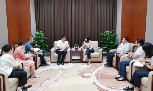 桐鄉市委常委、市紀委書記、市監委主任趙亞鋒蒞臨桐昆調研