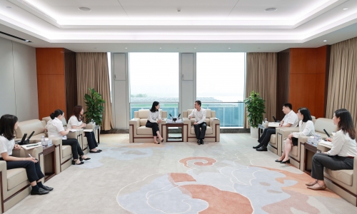 浙商銀行嘉興分行行長尹哲一行蒞臨桐昆調研