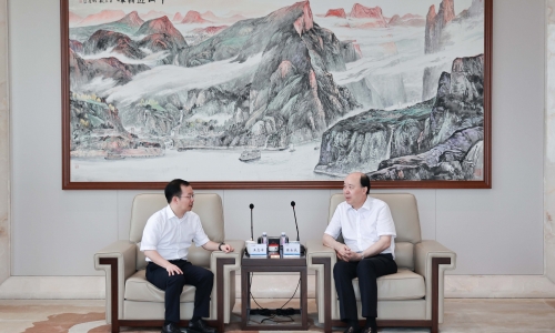 桐鄉市委常委王志軍蒞臨桐昆調研