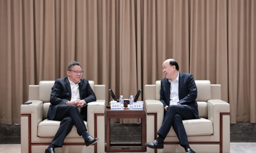 興業銀行杭州分行行長俞裕輝蒞臨桐昆調研