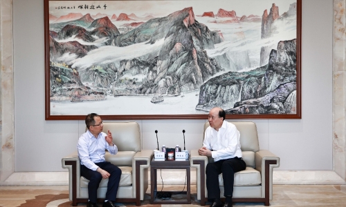 國網嘉興供電公司總經理樂全明蒞臨桐昆調研